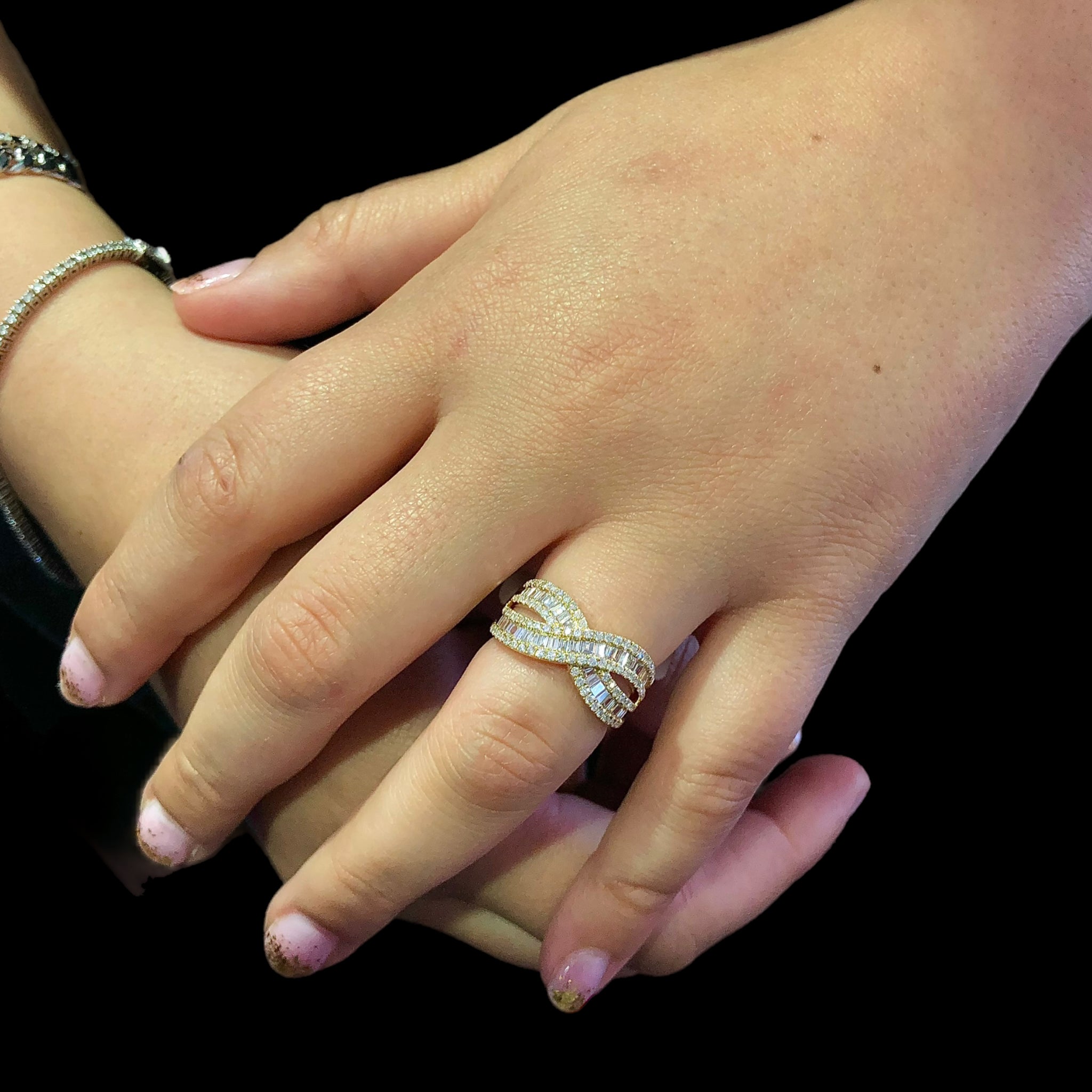 Twist Baguette & Round Diamond Ring