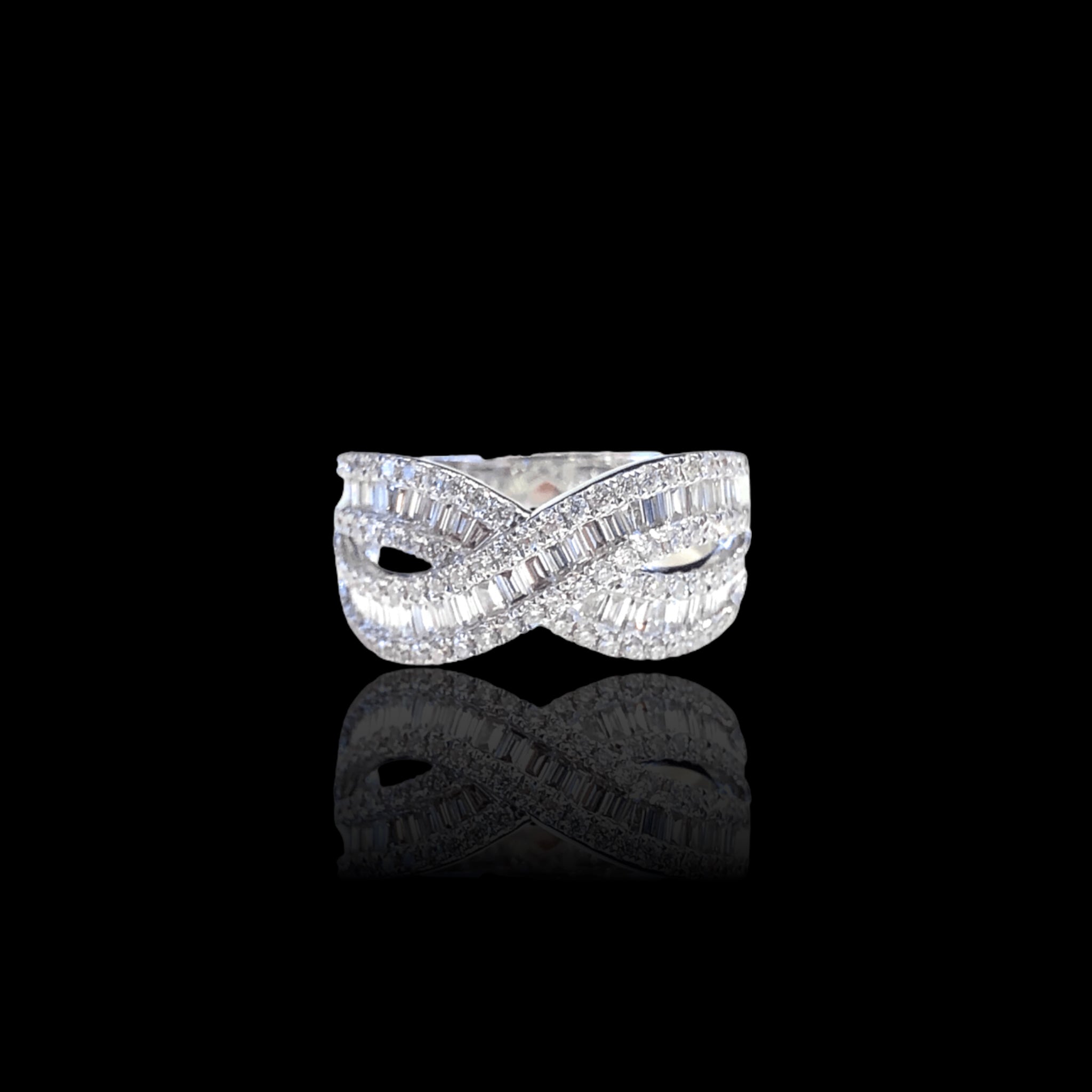 Twist Baguette & Round Diamond Ring
